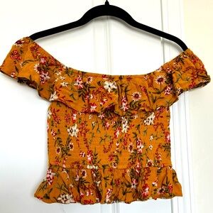 Off the shoulder floral blouse 💛🧡